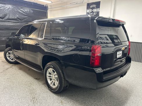Used 2018 Chevrolet Suburban LT AWD/4WD image 4