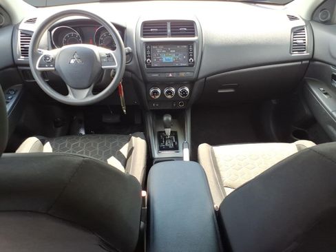 Used 2025 Mitsubishi Outlander Sport SE AWD/4WD image 9