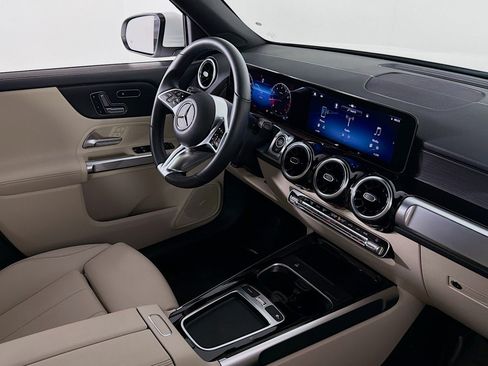 Used 2026 Mercedes-Benz GLB 250 image 16