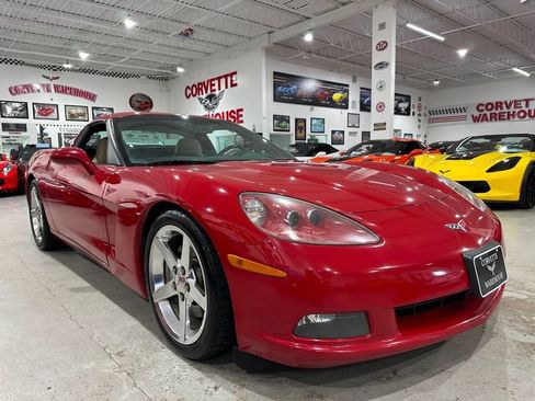 Used 2005 Chevrolet Corvette Coupe w/ Preferred Equipment Group RWD image 5
