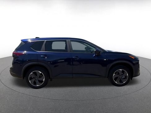 Used 2025 Nissan Rogue SV FWD image 16
