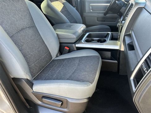 Used 2020 RAM 1500 Classic SLT w/ Luxury Group image 8