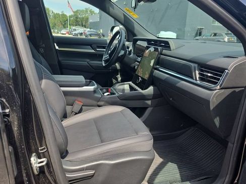 Used 2025 GMC Terrain Elevation w/ Elevation Premium Package AWD/4WD image 26