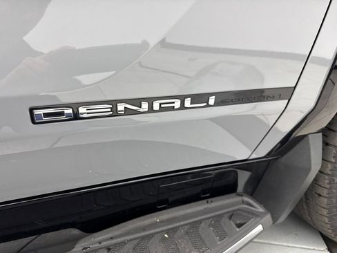 Used 2024 GMC Sierra EV Denali AWD/4WD image 25