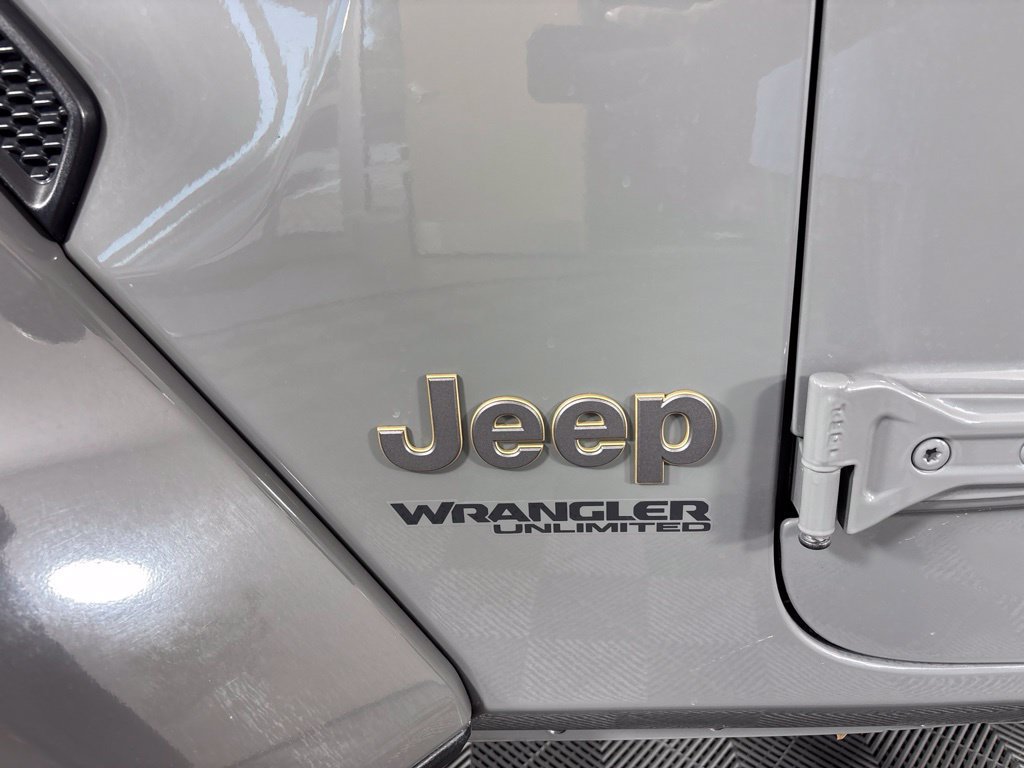 Used 2021 Jeep Wrangler Unlimited Rubicon w/ Xtreme Recon 35" Tire Package AWD/4WD image 4