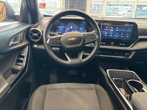 Used 2025 Chevrolet Equinox LT image 15