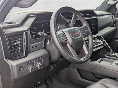 Used 2025 GMC Sierra 2500 AT4 w/ AT4 Preferred Package AWD/4WD image 10