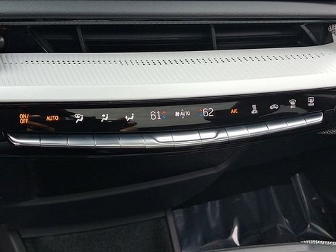 Certified 2025 Cadillac Optiq Luxury 2 w/ LPO, Floor Liner Package AWD/4WD image 15