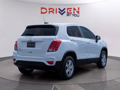 Used 2022 Chevrolet Trax LS w/ Tint and Cruise Package AWD/4WD image 5