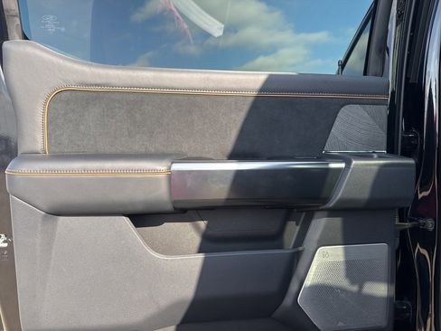 Used 2024 Ford F250 Platinum image 19