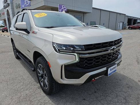 Used 2022 Chevrolet Tahoe Z71 w/ Z71 Off-Road Package AWD/4WD image 11