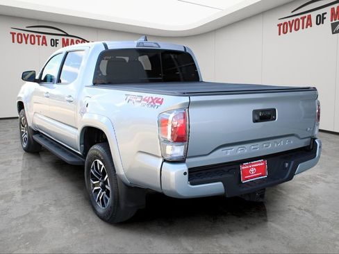 Used 2023 Toyota Tacoma TRD Sport w/ Technology Package image 3