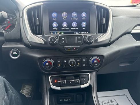 Used 2024 GMC Terrain SLT image 22