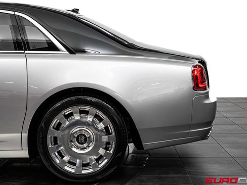 Used 2014 Rolls-Royce Ghost RWD image 17