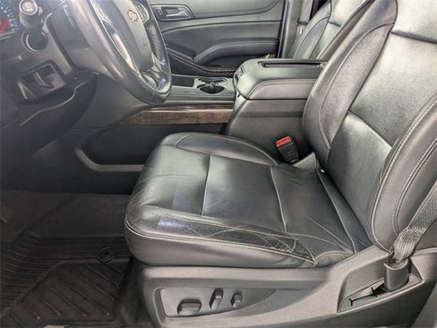 Used 2020 Chevrolet Suburban LT image 14