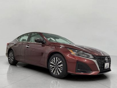 Used 2025 Nissan Altima 2.5 SV