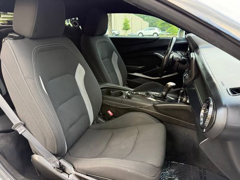 Used 2020 Chevrolet Camaro LT RWD image 37