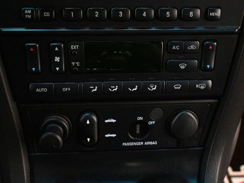 Used 2002 Ford Thunderbird RWD image 21