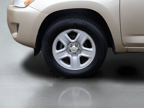 Used 2012 Toyota RAV4 4WD w/ Value Pkg image 3
