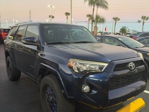 Used 2018 Toyota 4Runner SR5 Premium image 2