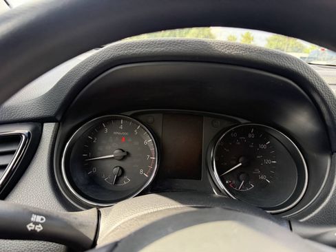 Used 2018 Nissan Rogue S AWD/4WD image 30