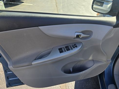 Used 2013 Toyota Corolla LE image 16