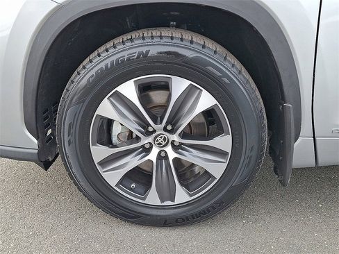 Used 2023 Toyota Highlander XLE image 30