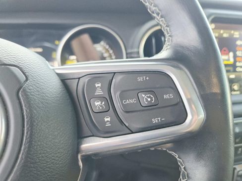 Certified 2021 Jeep Wrangler Unlimited Sahara w/ Dual Top Group AWD/4WD image 25