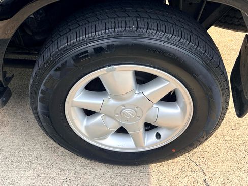 Used 2001 Nissan Pathfinder LE image 13