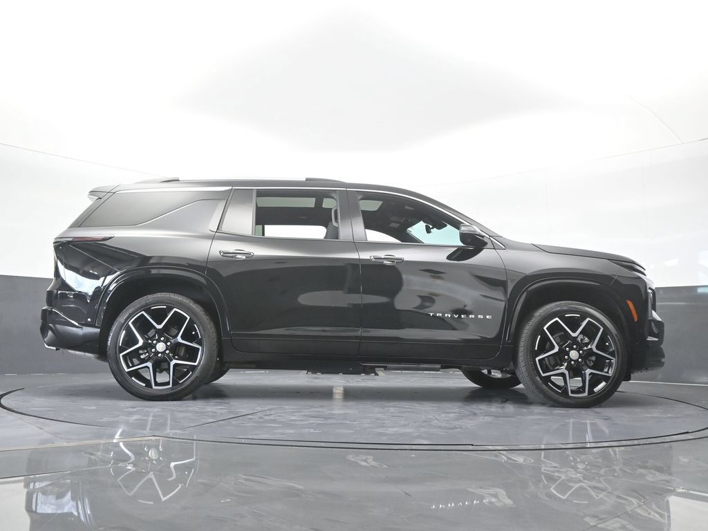 Used 2025 Chevrolet Traverse High Country FWD image 82
