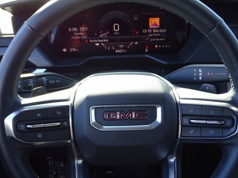 Used 2025 GMC Acadia Elevation image 28