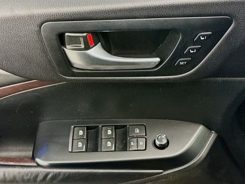 Used 2015 Toyota Highlander Limited Platinum image 15