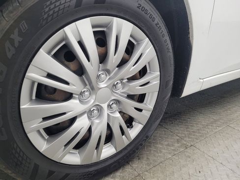 Used 2018 Nissan Sentra S image 31