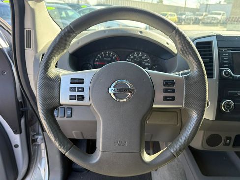 Used 2016 Nissan Frontier SV image 14