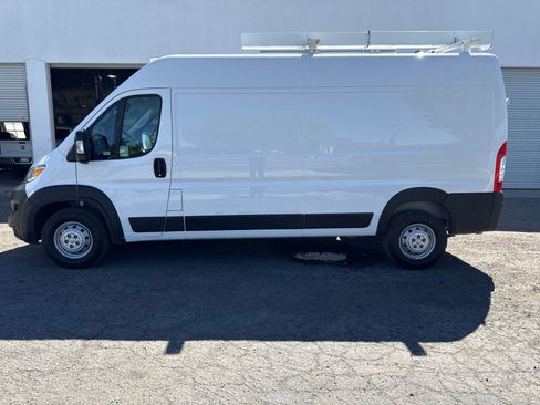 Used 2023 RAM ProMaster 2500 image 2