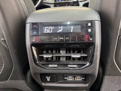 Used 2021 Jeep Grand Cherokee L Limited AWD/4WD image 17