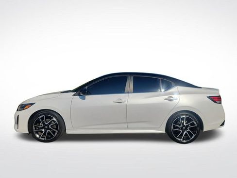 Used 2024 Nissan Sentra SR FWD image 2