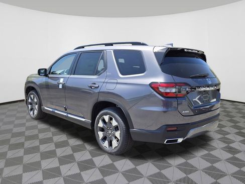 New 2026 Honda Pilot Touring image 3