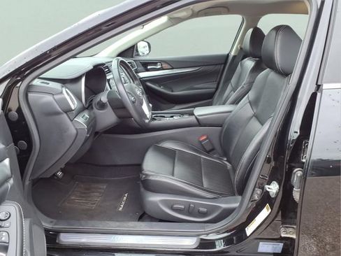Used 2023 Nissan Maxima SV w/ Floor Mat Group FWD image 16