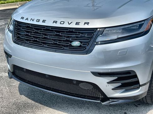 Certified 2025 Land Rover Range Rover Velar Dynamic SE image 9