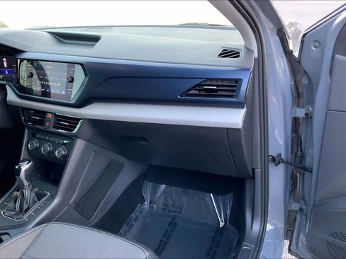 Used 2022 Volkswagen Taos SE image 18