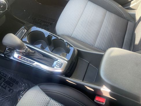 Used 2025 Chevrolet Trax LT image 41