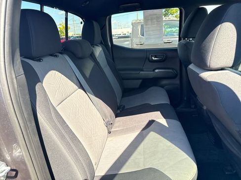 Used 2021 Toyota Tacoma TRD Off-Road w/ Technology Package AWD/4WD image 14