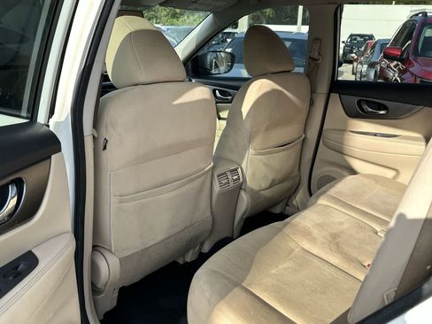 Used 2016 Nissan Rogue S w/ Appearance Package image 12