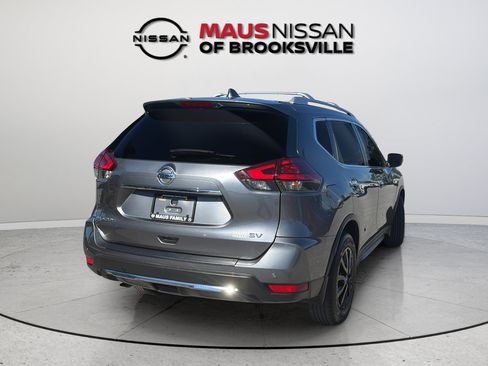 Used 2020 Nissan Rogue SV FWD image 10