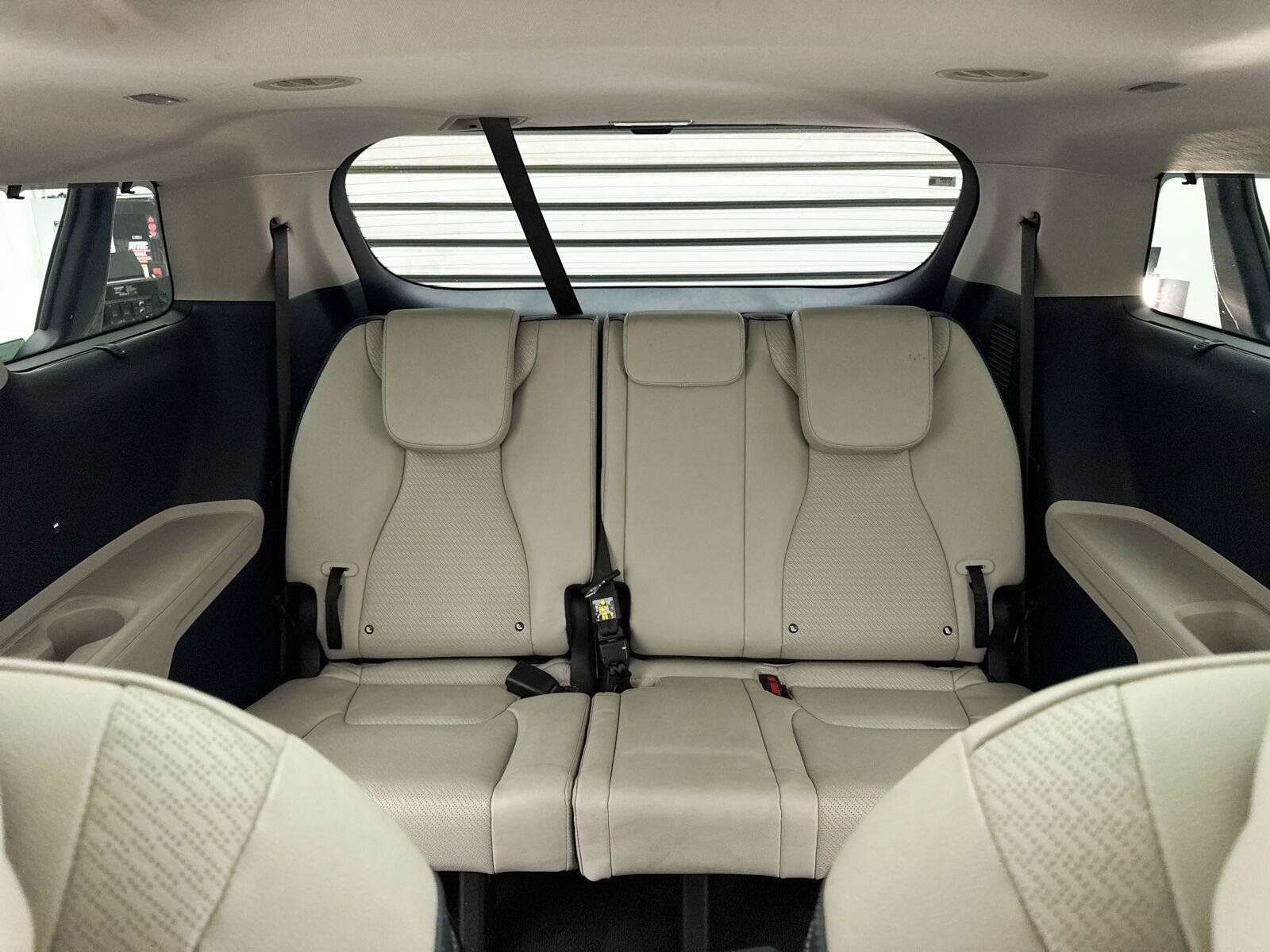 Certified 2025 Kia Carnival SX Prestige FWD image 15