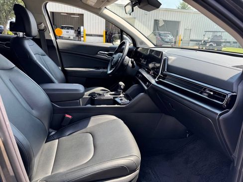 Used 2024 Kia Sportage EX FWD image 31