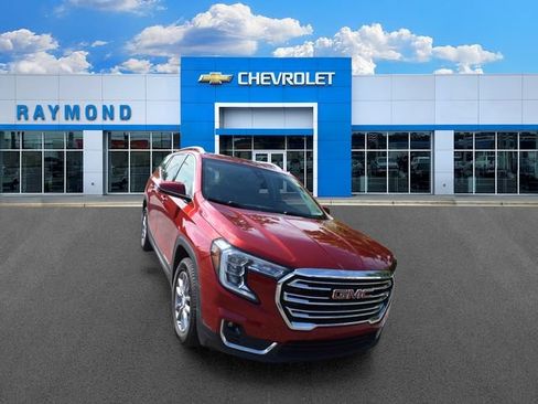 Used 2022 GMC Terrain SLT w/ Infotainment Package II AWD/4WD image 9