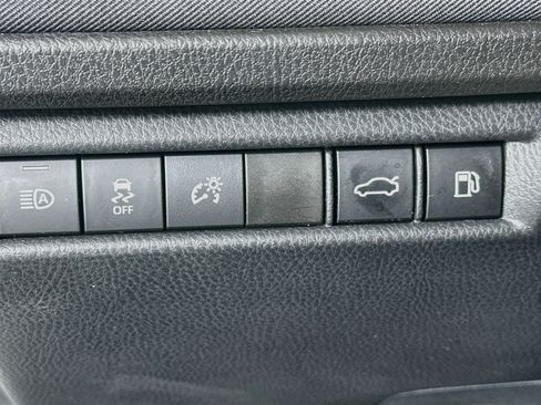 Used 2025 Toyota Camry LE FWD image 17
