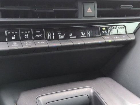 Certified 2023 Toyota Crown Limited image 22